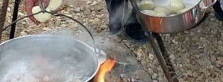 шурпа в казане на костре. Шаг 10