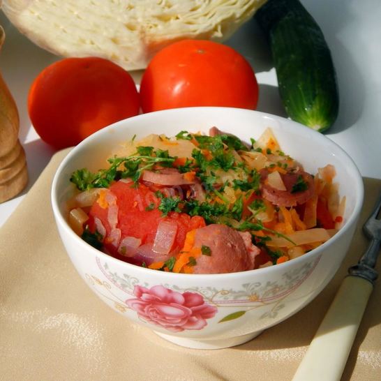 Рецепт солянки из капусты с сосисками в мультиварке