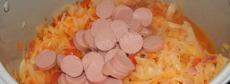 солянка из капусты с сосисками в мультиварке. Шаг 8