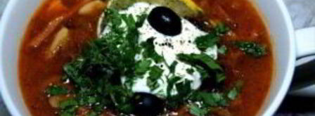 солянка с колбасой и грибами. Шаг 12