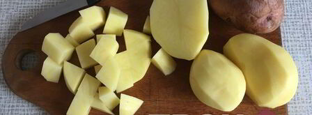 солянка второе блюдо тушенная картошка с рыбой и квашенной капустой. Шаг 4