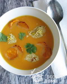 Суп из сладкого картофеля с курицей в кунжуте