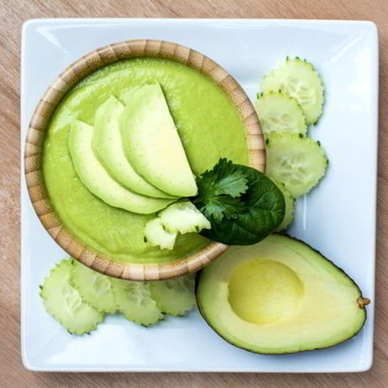 Рецепт летнего супа-пюре с авокадо и огурцами