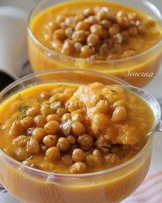 Морковный суп-пюре с хрустящим нутом