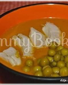 Суп-пюре из тыквы с курицей и зеленым горошком