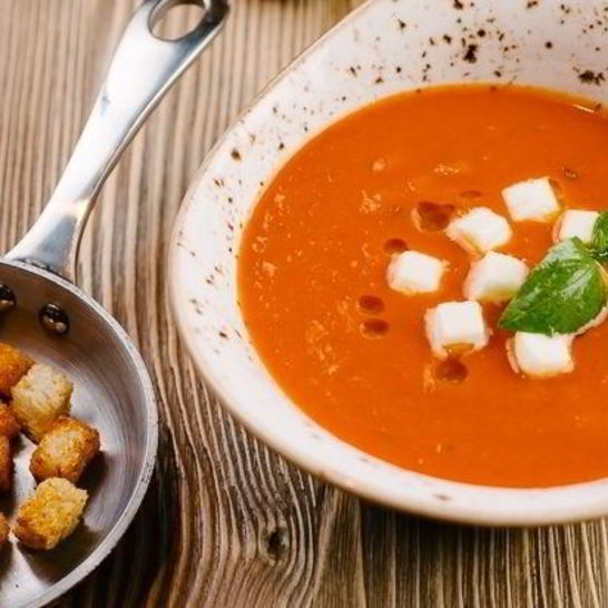 Рецепт томатного супа-пюре с моцареллой
