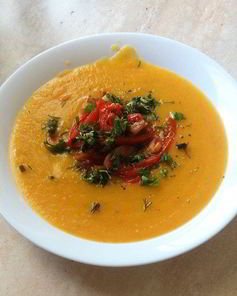 Тыквенный суп-пюре с окороком и перцем