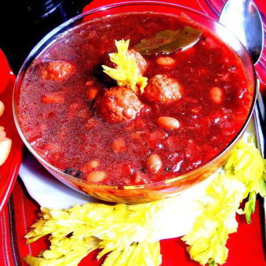 Рецепт латвийского свекольника с фрикадельками