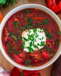 Свекольник на бульоне с грудинкой