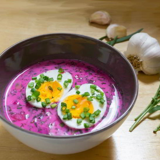 Рецепт свекольника на кефире с ветчиной, редисом и горчицей