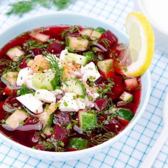 Рецепт свекольника с ботвой, огурцом и яйцом