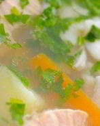 Уха из тилапии с перловкой