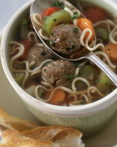 Вкусный суп с фрикадельками и вермишелью