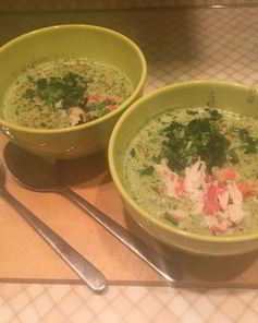 Зеленый крем-суп с крабом