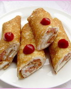 Блинчики с копченой семгой и творожным сыром