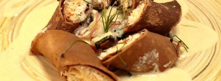 каштановые блины с крабовым муссом и соусом из шампанского. Шаг 7