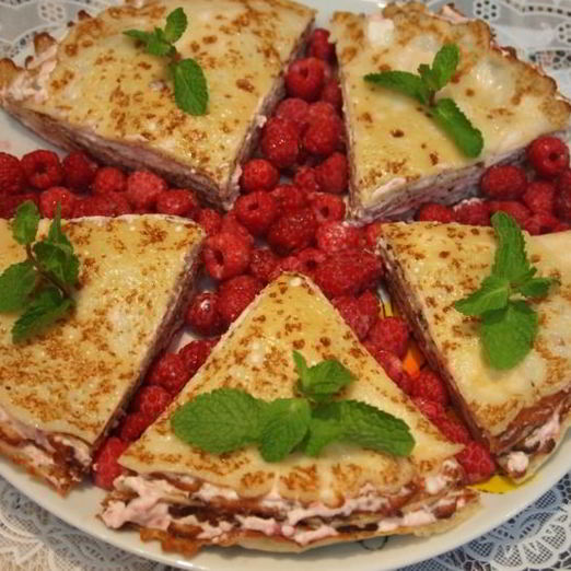 Заварные блинчики с творогом и малиной