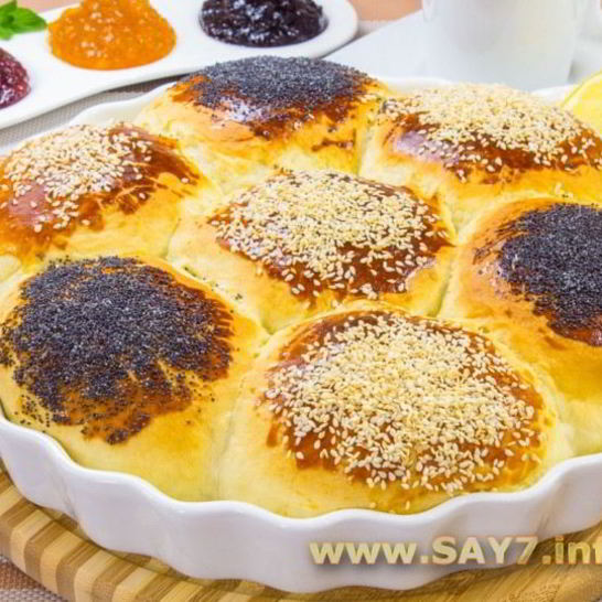 Рецепт булочек ромашка с маком и кунжутом