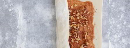 булочки с корицей из слоеного теста. Шаг 9