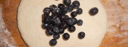 ванильно-маковые булочки с творогом и черникой. Шаг 3