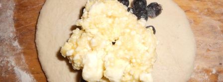 ванильно-маковые булочки с творогом и черникой. Шаг 4