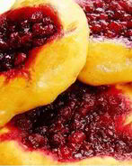 Ватрушки с брусникой