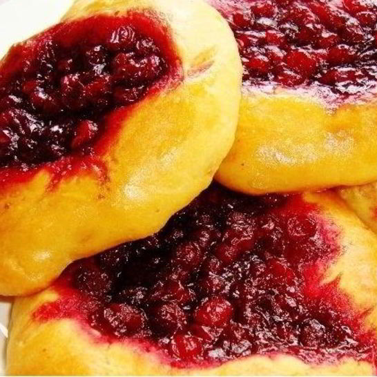 Рецепт ватрушек с брусникой