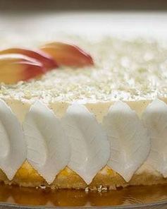 Королевский чизкейк с фруктовым пюре и ягодами