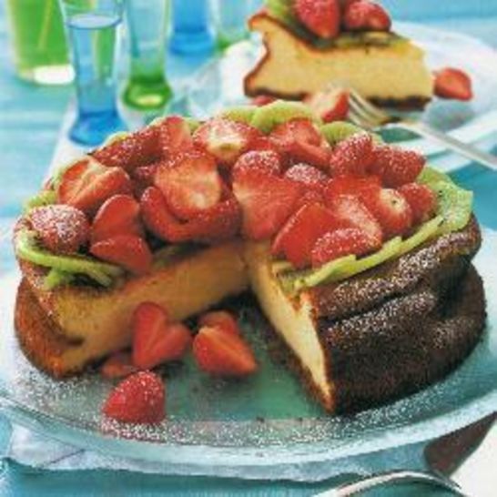 Рецепт творожного чизкейка с клубникой и киви