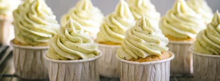 капкейки с малиной и фисташковым кремом. Шаг 8