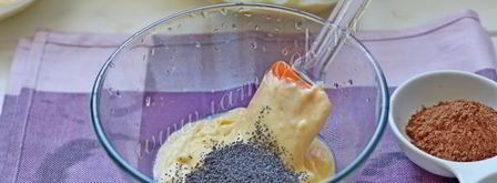 кекс с маком, какао и ягодами. Шаг 8