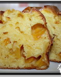 Кекс с персиками
