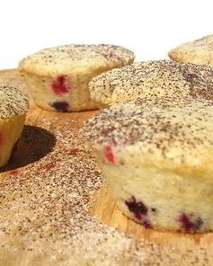 Воздушные кексы со смородиной