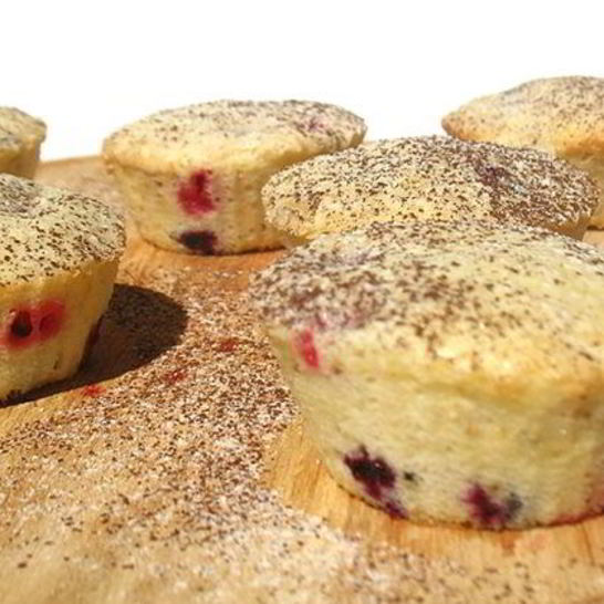 Рецепт воздушных кексов со смородиной