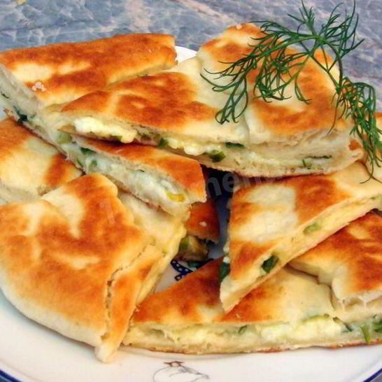 Рецепт тбилисских хачапури с сыром на сковороде