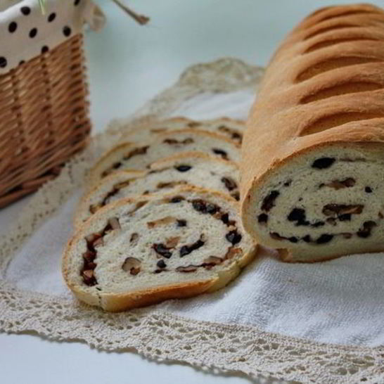 Рецепт батона с оливками и грецкими орехами