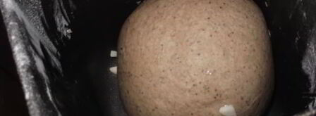 черный хлеб с маринованным чесноком. Шаг 4