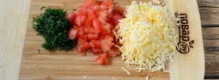 конвертики из лаваша с сыром и помидорами. Шаг 3