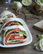 Лаваш с семгой и зеленью