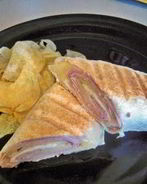 Лаваш с ветчиной и сыром