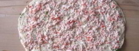 рулеты из лаваша с крабовыми палочками. Шаг 5