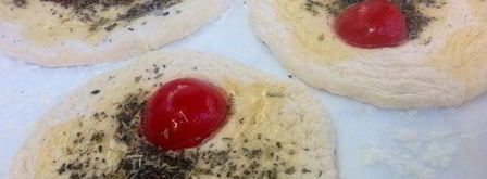 фокачча с помидорами черри и итальянскими травами. Шаг 6