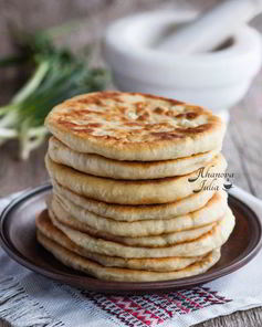 Лепешки с брынзой и не только
