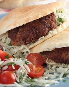 Пита с бифштексом и салатом