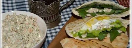 пита с салатом из рукколы и горбуши. Шаг 26