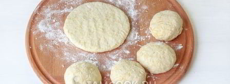 сырные лепешки с начинкой. Шаг 16