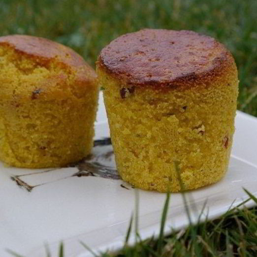 Кукурузные маффины с беконом и тимьяном