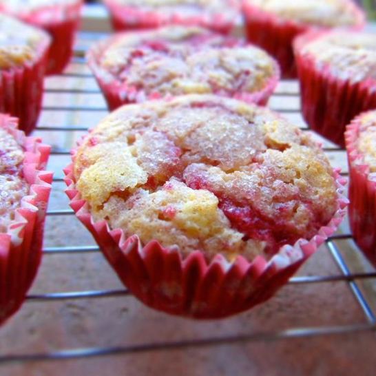 Рецепт малиновых веганских маффинов