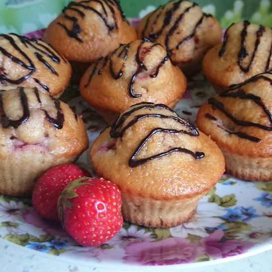 Рецепт мятных маффинов с клубникой