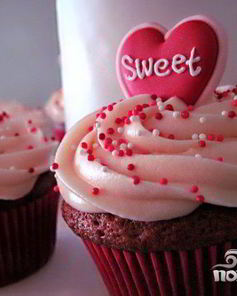 Шоколадные маффины со сливочной глазурью